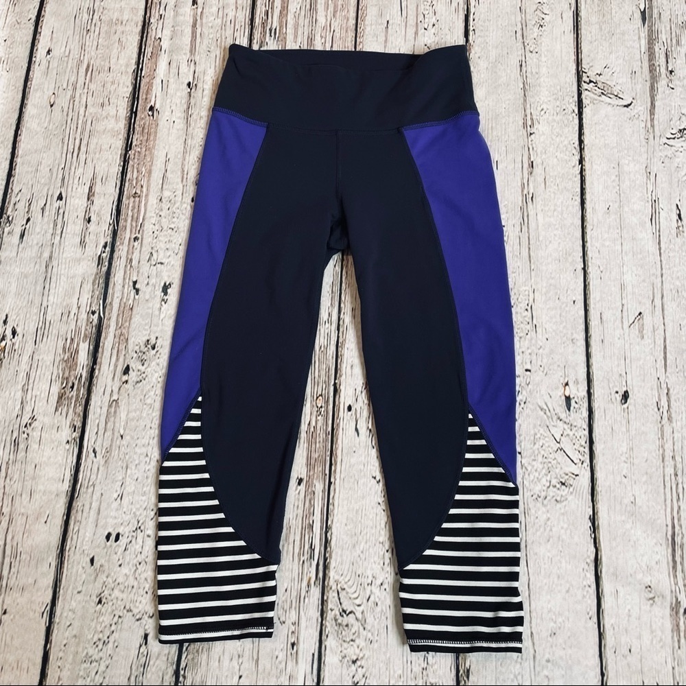 Athleta High‎ Rise Flow Stripe Chaturanga Capri Leggings Activewear Size Small